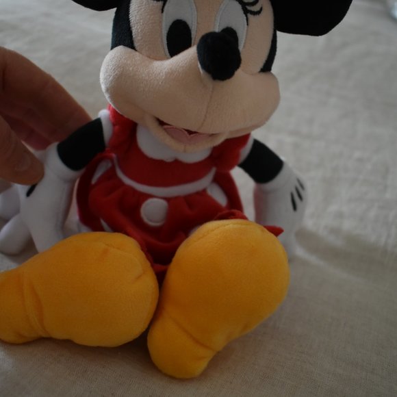 NWOT Disney Parks Authentic Original Minnie Mouse Stuffed Toy - Picture 3 of 12